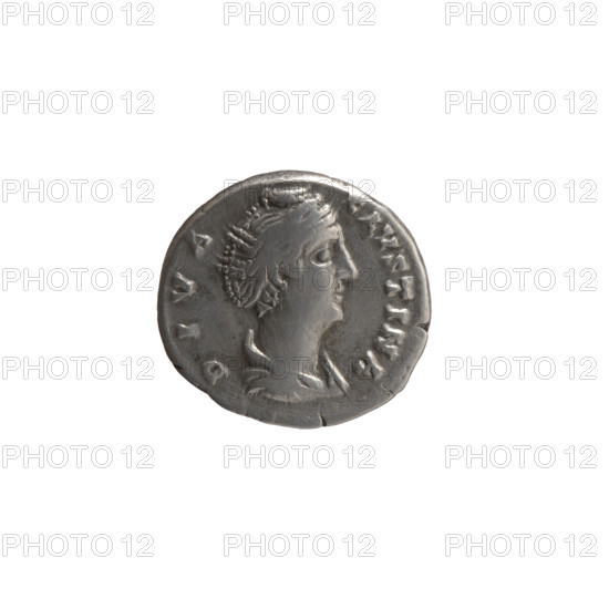 Denarius, posthumous issue for Faustina the Elder (98–141; Roman empress 138–141). Obverse: Bust of Faustina I draped, facing right, legend DIVA • FAVSTINA. Reverse: Juno veiled, standing frontally, head turned left, right hand raised, holding long scepter in left; legend AETER•NITAS. Issuer: Antoninus Pius (86–161; Roman emperor 138–161). After 141 CE, Roman Empire (Rome). Coin; weight 3.25 g; diameters 16.0–16.5 mm; axis 180°. Iconography: Juno, scepters; bust of Faustina I.