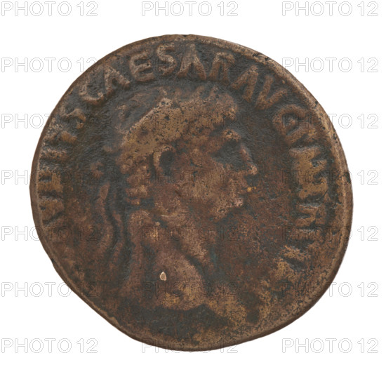Sestertius forgery of Claudius (10 BC–54 AD; Roman emperor 41–54). Obverse: head of Claudius with a laurel wreath facing right. Reverse: Napuis in a wreath. 20th century forgery; Roman Empire style. Coin; diameter 33.5 mm; weight 19.81 g. WQXBCFS