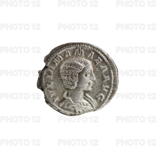 Denarius of Alexander Severus (reigned 222–235). Obverse: IVLIA MAMAEA AVG — Bust of Julia Mamaea right. Reverse: IVNO CON SERVATRIX — Juno standing left holding a patera in her right hand and a scepter in her left; at her feet pav. Roman Empire, Rome, 222–235. Coin; diameter 18.5–21.0 mm, weight 2.95 g, axis 180°.