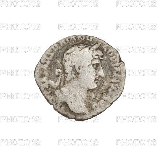 Denarius, Hadrian (76–138; Roman emperor 117–138). Obverse: Bust of Hadrian with laurel wreath facing right; rim inscription TRAIANHADRIANVSAVG. Reverse: Victoria flying right, wings raised, wearing a long robe, holding a trophy with both hands; rim inscription PM TR P. Dated 119–122. Rome, Roman Empire (27 BC–476). Coin; diameter 18.0 mm, weight 2.65 g, axis 180°.