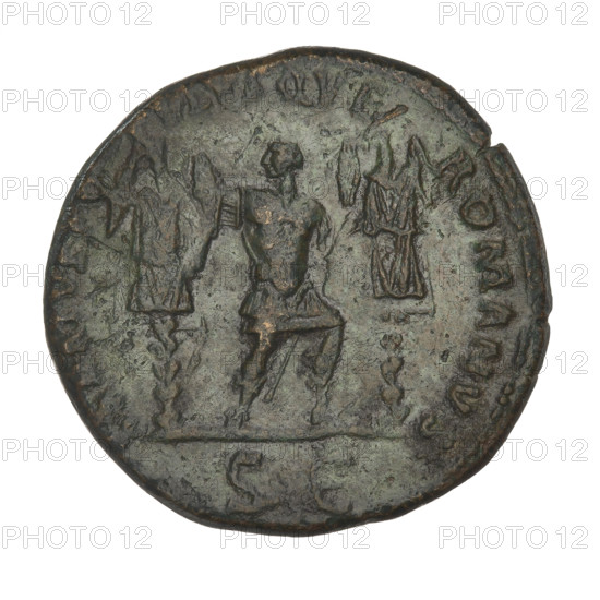 dupondius, Trajan (53–117; Roman emperor 98–117), busts, radiant crowns, trophies, sceptres. Obv.: bust of Trajan facing right in radiant crown; rim inscription: IMP CAES NER TRAIANO OPTIMO AVG GER DAC PARTHICO PM TR P COS VI PP. Rev.: Trajan dressed in military garb, striding to the right between two trophies, head turned left, right hand stretched out to the trophy, scepter in the left; rim inscription: SENATVS POPVLVSQVE ROMANVS; in the letter section SC. Date: 116–117. Roman Empire (27 BC–476). Rome. Coin, weight 13.12 g.