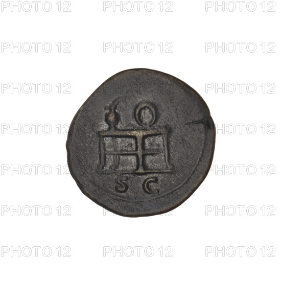Quarter (coin) of Trajan (53–117; Roman emperor 98–117). Obverse: head of Trajan right in a laurel wreath; rim inscription: IMP CAES NERVA TRAIAN AVG. Reverse: table decorated with panels, on top an urn decorated with a palm and a laurel wreath; in the field: SC. Date: 114–117. Roman Empire (27 BC–476). Material: coin. Weight: 2.95 g.