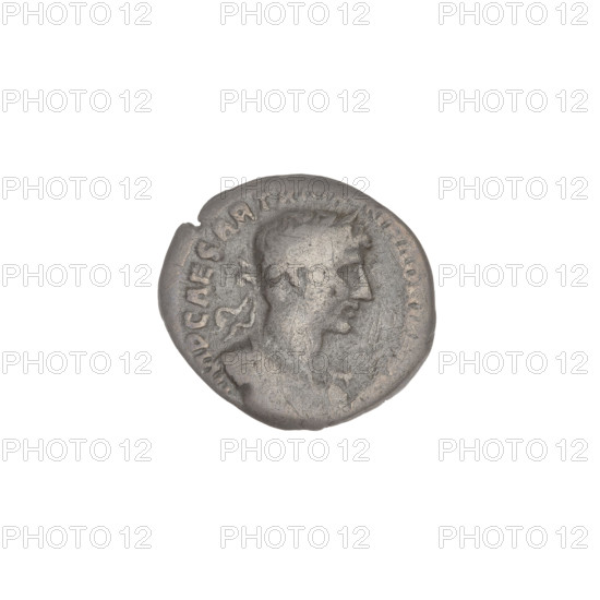 Hadrian (76–138; Roman emperor 117–138). Obverse: Bust of Hadrian with a laurel wreath facing right; rim inscription: IMPCAESARTRA. Reverse: Victoria with wings, wearing a long dress, flying right, holding a laurel wreath in her right outstretched hand and a palm in her left; rim inscription: PMT. Coin, Rome, 119–122 CE. Weight: 1.65 g.