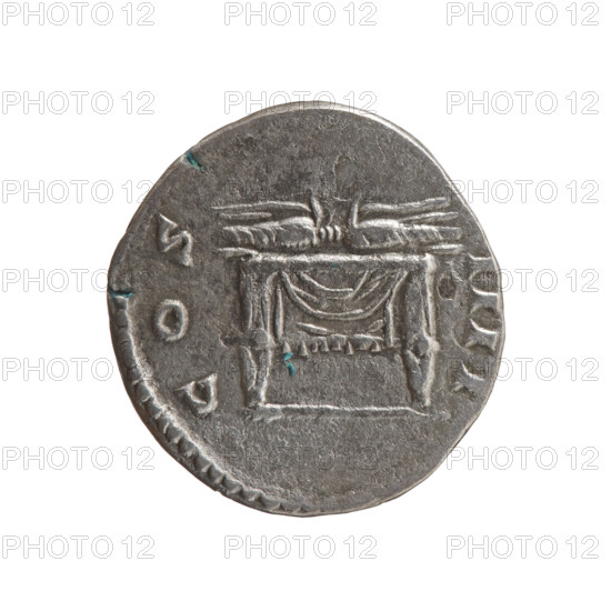 Denarius of Antoninus Pius (86–161; Roman emperor 138–161). Obverse: head of the emperor in a laurel wreath to the right, legend ANTONINVS · AVG · PIVS · PP. Reverse: winged lightning (lightning bolt with wings) lies on a throne (pulvinar), legend COS · IIII. Iconography: head of Antoninus Pius, thrones, lightning bolts. Date: 145–161. Culture/place: Roman Empire, Rome. Object type/material: coin (denarius). Measurements: diameter 16.0–18.0 mm, weight 2.95 g, axis 180°.