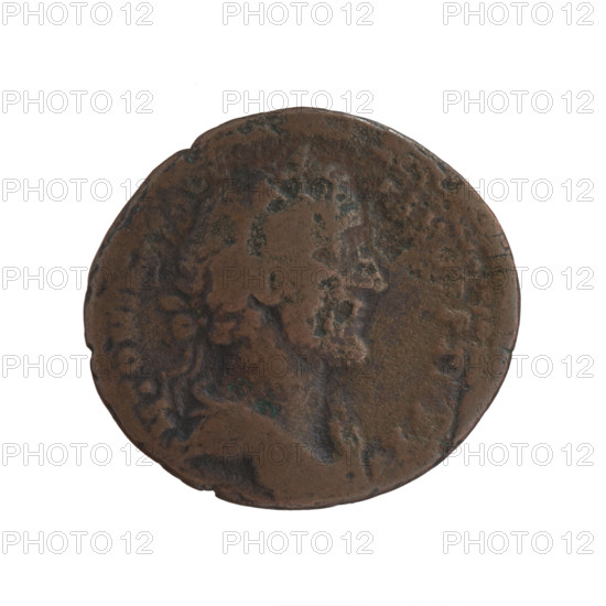 Antoninus Pius (86–161; Roman Emperor 138–161), issuer. Bust of Antoninus Pius in a laurel wreath and paludamentum to the right, inscription ANTONIN, AVG —, P TR P XV all around; reverse: Salus standing left, holding a patera above an altar around which a snake coils, in her left hand a long scepter, inscription SA — LVS —, COS IIII all around, in SC. Fields. Date: 151–152 CE. Roman Empire (27 BC–476). Rome. Coin; diameter 25.5–27.0 mm, weight 8.46 g, axis 165°.