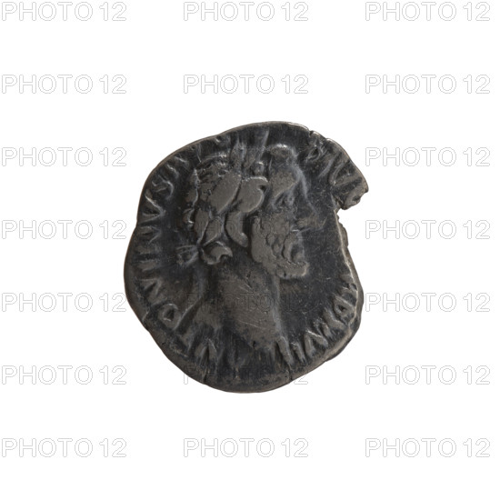 Denarius of Antoninus Pius (86–161; Roman emperor 138–161). Obverse: Head of the emperor in a laurel wreath facing right, inscription ANTONINVS A - PIV RP XVII. Reverse: Vesta in a veil standing left, holding a ladle (simpulum) in her right hand and a palladium in her left, inscription C OS - I, I. Roman deities; iconography of Antoninus Pius. Date: 153–154. Place: Rome, Roman Empire. Coin; diameter 16.5–18.5 mm, weight 2.70 g, axis 180°.