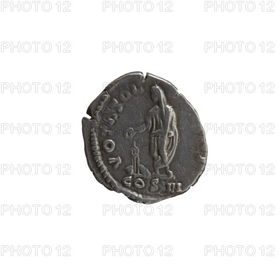 Denarius of Antoninus Pius (86–161; Roman emperor 138–161). Obverse: Head of Antoninus Pius with a laurel wreath facing right, inscription 'ANTONINVS AV - PIVS PP TR P XXII'. Reverse: Emperor in toga and veil standing left, holding a patera above a tripod in his right hand (a bull lies behind the tripod) and a scroll in his left hand, inscription 'VOTA SOL -, II'. Roman Empire (27 BC–476), Rome. Coin; diameter 16.0–18.0 mm, weight 3.25 g, axis 180°.