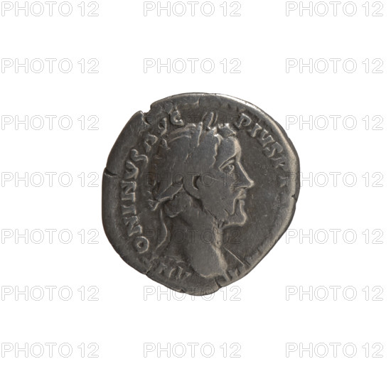 Denarius of Antoninus Pius (86–161; Roman emperor 138–161). Obverse: head of the emperor in a laurel wreath facing right, legend ANTONINVS AVG - PIVS PP, II all around. Reverse: facade of a temple with eight columns and two statues (Divine Augustus and Livia), legend MPLVM DIV AVG REST all around; episode inscription OS IIII., 158–159. Roman Empire (27 BC–476), Rome. Coin; diameter 16.5–17.0 mm, weight 3.05 g, axis 0 degrees.