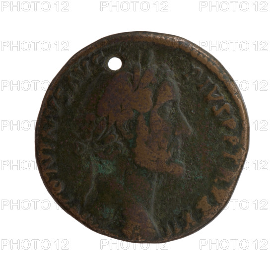 Sestertius (with a hole), Antoninus Pius (86–161; Roman Emperor 138–161), issuer. Obverse: Head of Antoninus Pius with a laurel wreath facing right, legend NTONINVS AVG - PIVS PP TRP XXII. Reverse: Emperor in toga and veil standing left, in his right hand holding a patera above a tripod, behind which lies a bull, in his left hand holding a scroll, legend VOTA SOL -; COS IIII in section, in SC. Date: 158–159. Roman Empire (27 BC–476), Rome. Coin: diameter 29.5–30.0 mm, weight 23.45 g, axis 0°.