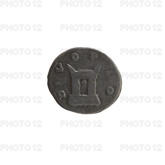 Denarius, posthumous issue of Antoninus Pius (86–161; Roman emperor 138–161), Marcus Aurelius (121–180; Roman emperor 161–180) and Lucius Verus (130–169; Roman emperor 161–169) as issuers. Obverse: Head of Antoninus Pius without a covering facing right, inscribed 'DIVVS ANTONINVS' around. Reverse: Cuboid altar with two doors and finials in the form of horns, inscribed 'DIV OP IO' around. After 161 CE. Roman Empire. Rome. Coin. Diameter 15.0–17.5 mm, weight 2.58 g, axis 180°.