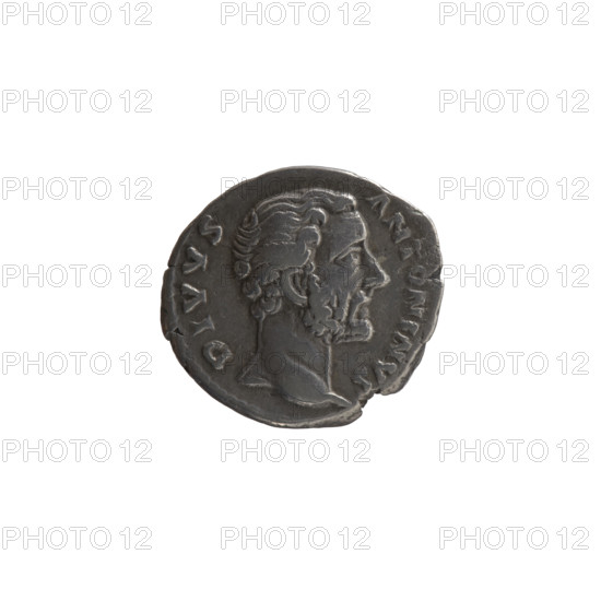 Denarius, Marcus Aurelius (121–180; Roman emperor 161–180) and Lucius Verus (130–169; Roman emperor 161–169) as issuers; posthumous portrait of Antoninus Pius (86–161; Roman emperor 138–161). Obverse: head of Antoninus Pius without a cap to the right, inscription DIVVS · ANTONINVS; Reverse: eagle stands right, turns head left, inscription CONSE·ATIO. After 161 CE, Roman Empire (27 BC–476), Rome. Coin; diameter 16.5–18.5 mm, weight 3.20 g, axis 0°.
