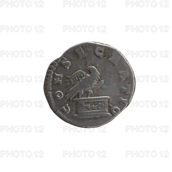 Denarius, after 161. Obverse: Head of Antoninus Pius bare, facing right, inscribed 'DIVVS ANTONINVS' around. Issuers: Lucius Verus (130–169) and Marcus Aurelius (121–180). Reverse: Eagle stands on an altar decorated with garlands, head turned left, inscribed 'CONSECRATIO' around. Posthumous portrait of Antoninus Pius (86–161). Roman Empire, Rome. Coin; diameter 17.5 mm; weight 3.15 g; axis 180°.