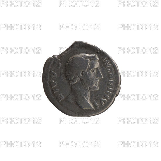 Denarius, after 161 CE. Obverse: head of Antoninus Pius bare, facing right, inscription DIVVS ANTONINVS circumferential. Reverse: eagle stands on an altar decorated with a garland, turns head left, inscription CONSECRATIO circumferential. Issuers: Lucius Verus (130–169, Roman emperor 161–169) and Marcus Aurelius (121–180, Roman emperor 161–180); Antoninus Pius (86–161, Roman emperor 138–161) depicted posthumously. Roman Empire, Rome. Coin (silver): diameter 18.5–19.0 mm, weight 2.80 g, axis 165°.