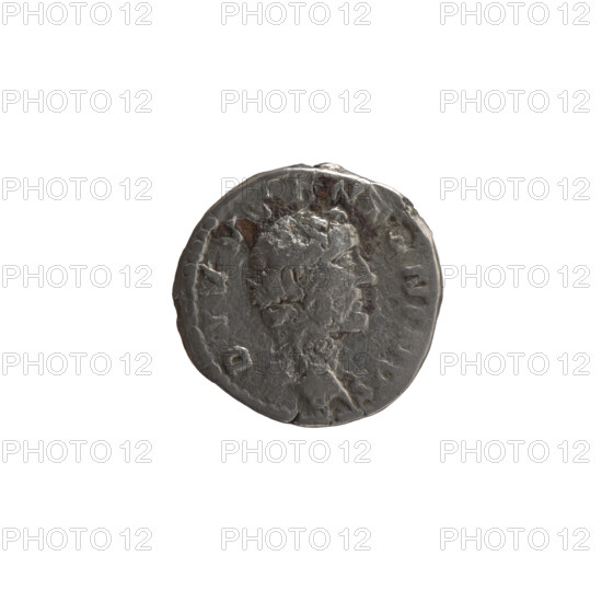 Denarius (subaerate?) minted after 161. Obverse: Head of Antoninus Pius without a cap facing right, inscription DIVVS ANTONINVS circumferential. Reverse: Eagle stands on a globe to the right, turns its head left, inscription CONSECR[TIO] circumferential. Issuers: Lucius Verus (130–169, Roman emperor 161–169) and Marcus Aurelius (121–180, Roman emperor 161–180); Antoninus Pius (86–161, Roman emperor 138–161) depicted posthumously. Iconography: animals, eagle, globe (attribute), head of the emperor. Roman Empire (after 161), Rome. Coin: diameter 17.0 mm, weight 2.75 g, axis 165°.