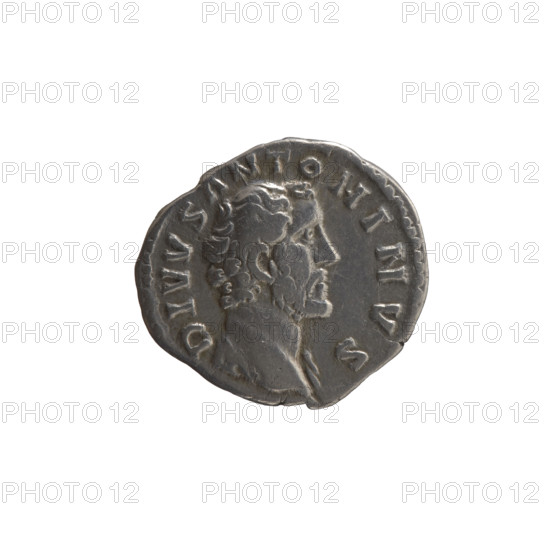 Denarius of Lucius Verus (issuer) and Marcus Aurelius (issuer); posthumous depiction of Antoninus Pius (86–161, Roman emperor 138–161). Obverse: Head of Antoninus Pius bare, with drapery on left shoulder, right; inscription DIVVS ANTONINVS. Reverse: Funeral pyre with four tiers, decorated with garlands and statues, with a quadriga on top; inscription CONSECRATIO. After 161, Rome, Roman Empire. Coin; diameter 17.0–17.5 mm, weight 3.10 g, axis 180°.