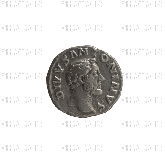 Denarius, Marcus Aurelius (121–180; Roman emperor 161–180) and Lucius Verus (130–169; Roman emperor 161–169) as issuers; posthumous Antoninus Pius (86–161; Roman emperor 138–161). Obverse: head of Antoninus Pius without a covering facing right, inscription DIVVS ANTONINVS. Reverse: funeral pyre with four tiers, decorated with garlands and statues, with a quadriga on top, inscription CONSECRATIO. After 161 CE. Roman Empire. Rome. Coin; diameter 16.5–18.0 mm; weight 3.10 g; axis 180°.