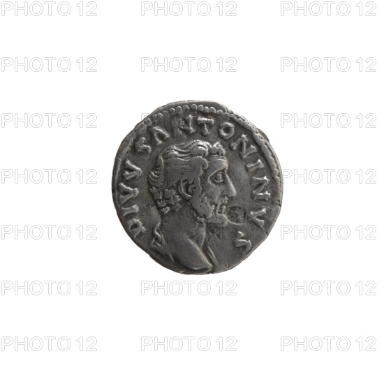 Denarius, after 161 CE. Obverse: Head of Antoninus Pius without a covering, with drapery on the left shoulder, inscription 'DIVVS ANTONINVS' around. Reverse: Funeral pyre with four tiers, decorated with garlands and statues, with a quadriga on top, inscription 'CONS, CRATIO' around. Issuers: Lucius Verus (130–169, Roman emperor 161–169) and Marcus Aurelius (121–180, Roman emperor 161–180); Antoninus Pius (86–161, Roman emperor 138–161) depicted posthumously. Iconography: garlands, statues, head of the emperor, funeral pyre. Roman Empire, Rome. Coin: diameter 17.0–17.5 mm, weight 3.07 g, axis 180°.