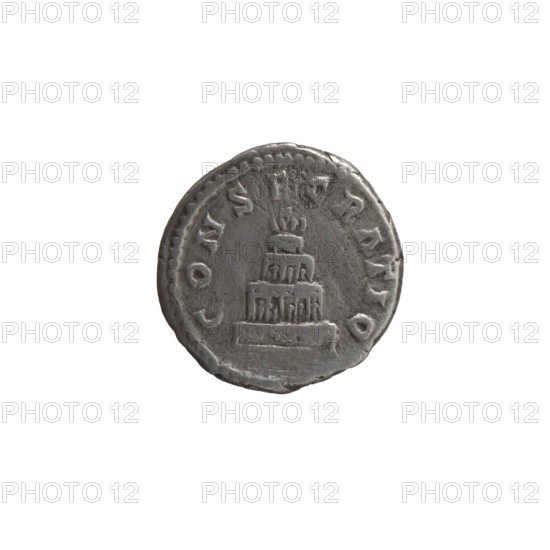 Denarius, after 161 CE. Obverse: Head of Antoninus Pius bare, with drapery on the left shoulder, inscription DIVVS ANTONINVS. Reverse: Funeral pyre with four tiers decorated with garlands and statues, quadriga on top, inscription CONS, CRATIO. Issuers: Lucius Verus (130–169) and Marcus Aurelius (121–180); Antoninus Pius (86–161) depicted posthumously. Iconography: garlands, statues, head of the emperor, funeral pyre. Roman Empire (27 BCE–476 CE), Rome. Coin: silver; diameter 17.0–17.5 mm; weight 3.07 g; axis 180°.
