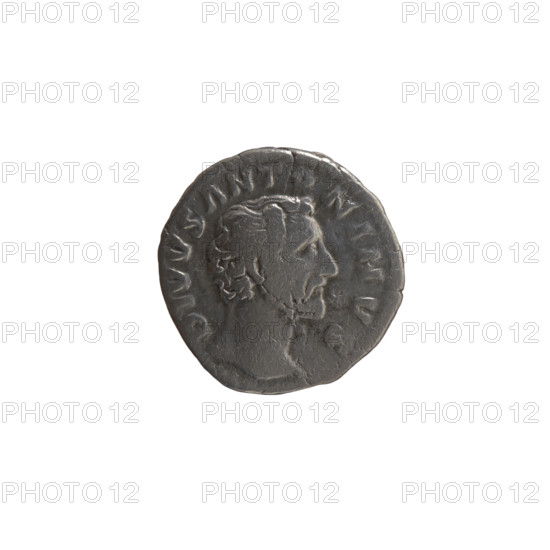 Denarius of Lucius Verus (issuer) and Marcus Aurelius (issuer), honoring Antoninus Pius (posthumous). Obverse: head of Antoninus Pius without a covering facing right, inscription DIVVS ANTONINVS. Reverse: funeral pyre with four tiers, decorated with garlands and statues, with a quadriga on top, inscription CONSECRATIO. After 161 CE. Roman Empire, Rome. Coin; diameter 17.0 mm; weight 3.00 g; axis 180°.