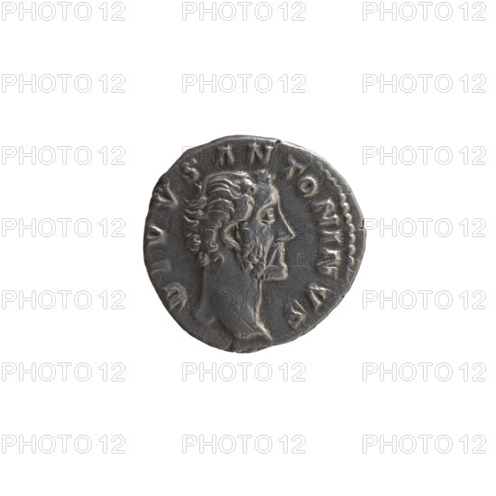 Denarius of Lucius Verus (issuer) and Marcus Aurelius (issuer), posthumous depiction of Antoninus Pius (86–161). Obverse: Head of Antoninus Pius without a covering facing right, inscription DIVVS ANTONINVS. Reverse: Funeral pyre with four tiers, decorated with garlands and statues, with a quadriga on top, inscription CONSECRATIO. After 161 CE; Roman Empire (Rome). Coin; diameter 16.5–17.0 mm; weight 2.95 g; axis 0°.