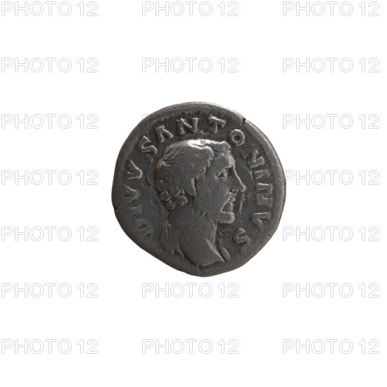Denarius of Lucius Verus (issuer) and Marcus Aurelius (issuer), posthumous image of Antoninus Pius (86–161; Roman emperor 138–161). Obverse: Head of Antoninus Pius bare, with drapery on the left shoulder, inscription DIVVS ANTONINVS. Reverse: Funeral pyre with four tiers, decorated with garlands and statues, topped by a quadriga, inscription CONSECRATIO. After 161, Roman Empire (27 BC–476), Rome. Silver coin, diameter 17.0 mm, weight 2.95 g, axis 180°.