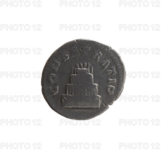 Denarius, Marcus Aurelius (121–180; Roman emperor 161–180) and Lucius Verus (130–169; Roman emperor 161–169) as issuers; posthumous Antoninus Pius (86–161; Roman emperor 138–161). Obverse: Head of Antoninus Pius bare, drapery on left shoulder, right, inscription DIVVS ANTONINVS all around. Reverse: Funeral pyre with four tiers, decorated with garlands and statues, with a quadriga on top, inscription CONSECRATIO all around. After 161 CE, Roman Empire; Rome. Coin; diam. 16.0–18.0 mm, weight 2.35 g, axis 180°.