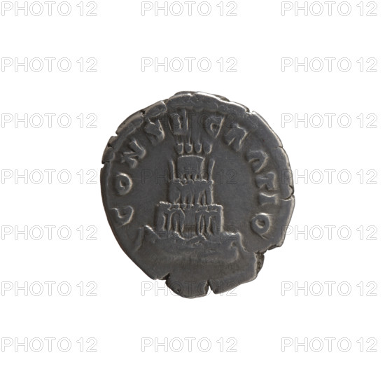 Denarius; obverse: head of Antoninus Pius without a covering, with drapery on the left shoulder, facing right, inscription 'DIVVS ANTONINVS' all around; reverse: funeral pyre with four tiers, decorated with garlands and statues, with a quadriga on top, inscription 'CONSECRATIO' all around. Issuers: Lucius Verus (130–169) and Marcus Aurelius (121–180); posthumous for Antoninus Pius (86–161). After 161 CE, Roman Empire (Rome). Coin; diameter 17.5 mm, weight 3.25 g, axis 180°.