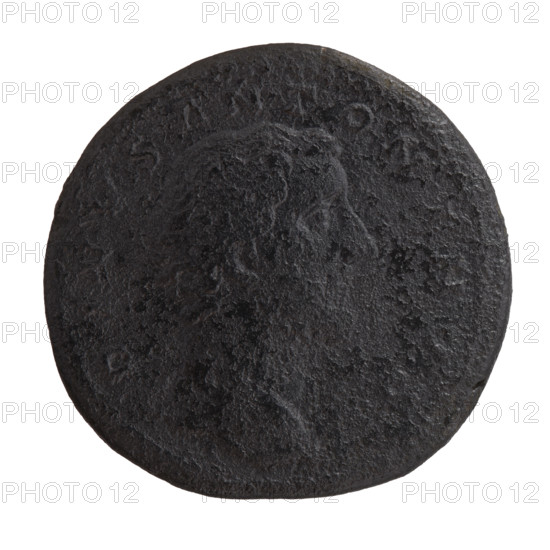Sestertius, posthumous issue. Obverse: head of Antoninus Pius (86–161; Roman emperor 138–161) without a covering facing right, legend DIVVS ANTONINVS. Reverse: Column with a statue of Antoninus Pius holding a scepter and an eagle, in fields D O, in SC. After 161 CE; Roman Empire, Rome. Coin; diameter 32.0–33.0 mm, weight 22.78 g, axis 0°. Issuers: Lucius Verus (130–169; emperor 161–169) and Marcus Aurelius (121–180; emperor 161–180).