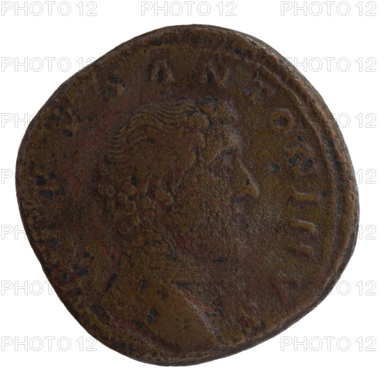 Sestertius, posthumous issue after 161 AD. Obverse: head of Antoninus Pius bare, facing right, inscription VVS ANTONINVS. Reverse: four-tiered funeral pyre decorated with garlands and statues; atop the pyre a quadriga carried by the emperor, inscription CONSE - CR, I, all around, in SC. Iconography: garlands, head of the emperor, quadrigae, statues, funeral pyre. Issuers: Lucius Verus and Marcus Aurelius. Date: after 161. Place: Rome, Roman Empire. Medium: bronze coin. Diameter: 31.5–32.0 mm. Weight: 26.65 g. Axis: 0°.