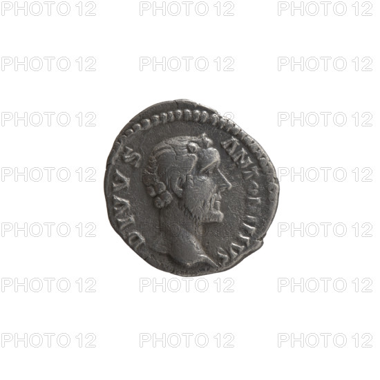 Denarius, posthumous issue after Antoninus Pius (86–161; Roman emperor 138–161); issuers: Lucius Verus (130–169; Roman emperor 161–169) and Marcus Aurelius (121–180; Roman emperor 161–180). Obverse: head of Antoninus Pius without a covering facing right, legend DIVVS ANTONINVS circumferential. Reverse: eagle stands on an altar decorated with a garland, turns its head left, legend CONSECRATIO circumferential. Iconography: garlands, animals, eagle, altars; subject: Antoninus Pius consecration. Date: after 161; Culture: Roman Empire. Medium: silver coin (denarius); diameter 18.0 mm; weight 3.21 g; axis 195°.