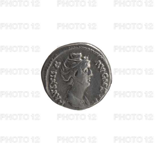Denarius, Faustina the Elder (98–141; Roman empress 138–141), issuer Antoninus Pius (86–161; Roman emperor 138–161). Obverse: Bust of Faustina I in drapery facing right, inscription FAVSTI A·AVGVS, all around. Reverse: Veiled Juno stands left, holding a patera in her outstretched right hand and a long scepter in her left; a peacock stands at her feet left, inscription IVNONI·REG·NA, all around. Date: 139–141. Roman Empire; Rome. Coin; diameter 16.5–17.5 mm, weight 2.75 g, axis 180°.