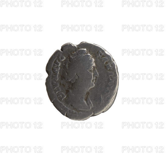 Denarius, posthumous issue depicting Faustina the Elder (98–141; Roman empress 138–141) and Antoninus Pius (86–161; Roman emperor 138–161), issuer Antoninus Pius. Obverse: Bust of Faustina I in drapery facing right, legend DIVA AVG FAVS. Reverse: Two figures shaking hands—Antoninus Pius at left facing right holding a scroll, Faustina I at right facing left in a veil holding a scepter, legend CONCORDIAE (CONC-OR-DIAE). After 141, Roman Empire (27 BC–476), Rome. Coin; diam. 17.0–18.0 mm, weight 3.37 g, axis 180°.