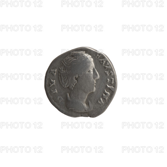 Denarius, posthumous issue for Faustina the Elder (98–141; Roman empress 138–141); issuer: Antoninus Pius (86–161; Roman emperor 138–161). Obverse: Bust of Faustina I in drapery facing right, legend DIVA · FAVSTINA. Reverse: Juno in a veil standing frontally, head turned left, right hand raised, holding a long scepter in her left hand, legend AETERNITAS. After 141, Rome, Roman Empire (27 BC–476). Coin: diameter 17.0–17.5 mm, weight 3.05 g, axis 195°.