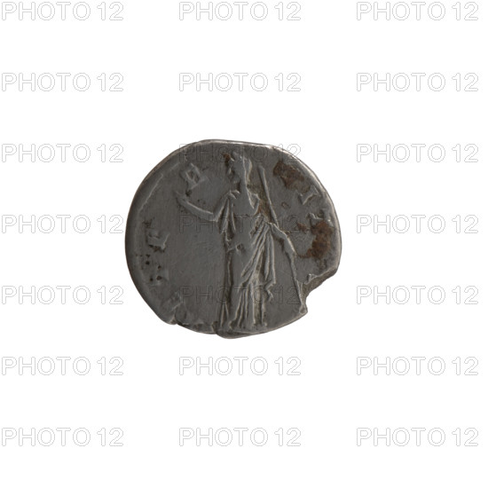 Denarius, posthumous issue for Faustina the Elder (98–141; Roman empress 138–141), struck under Antoninus Pius (86–161; Roman emperor 138–161) as issuer. Obverse: Bust of Faustina I in drapery facing right, inscription DIVA · FAV · I (all around). Reverse: Juno (myth.) in a veil stands frontally, turns her head left, right hand raised holding a long scepter, inscription AETER·IT (all around). Iconography: Roman deities, scepters; portrait of Faustina the Elder. Date: after 141, Roman Empire (27 BC–476), Rome. Coin: diameter 15.5–17.0 mm, weight 2.85 g, axis 0°.