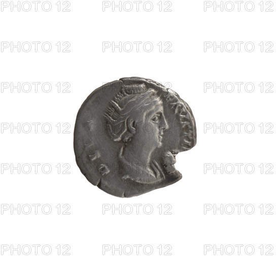 Denarius, posthumous issue for Faustina the Elder (98–141; Roman empress 138–141); issuer: Antoninus Pius (86–161; Roman emperor 138–161). Obverse: Bust of Faustina I in drapery facing right, legend FAVSTI (all around). Reverse: Juno veiled, standing frontally, head turned left, right hand raised, left hand holding long scepter; legend AETERNA (partial: AETE - R - N) (all around). Iconography: Roman deities, Juno; scepters; Faustina the Elder—iconography. After 141 CE, Roman Empire (27 BC–476), Rome. Coin: dia. 16.5–17.0 mm, weight 3.05 g, axis 180°.