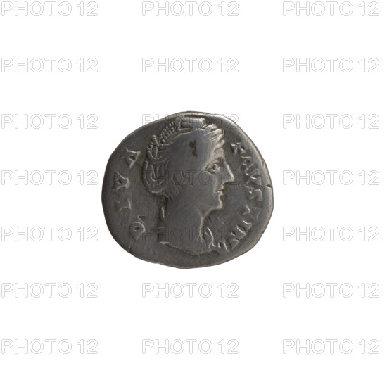 Denarius, posthumous issue for Faustina the Elder (98–141; Roman empress 138–141). Obverse: Bust of Faustina I in drapery facing right, inscription DIVA · FAVSTINA. Reverse: Juno, veiled, standing frontally, head turned left, right hand raised holding long scepter, inscription (legend) around. Issuer: Antoninus Pius (86–161; Roman emperor 138–161). Roman deities: Juno. Iconography: scepters; Faustina the Elder — iconography. AE. After 141 CE, Roman Empire (27 BCE–476 CE), Rome. Coin: diameter 16.5–17.5 mm; weight 3.13 g; axis 0°.