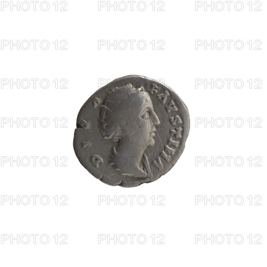 Denarius, posthumous issue for Faustina the Elder (98–141, Roman empress 138–141); issuer: Antoninus Pius (86–161, Roman emperor 138–161). Obverse: bust of Faustina I in drapery facing right, inscription DIVA - FAVSTINA all around. Reverse: Juno (in a veil) stands frontally, turns her head left, right hand raised holding a long scepter, inscription ETER - NITA all around. After 141, Roman Empire (27 BC–476), Rome. Coin: diameter 16.5–17.5 mm, weight 3.10 g, axis 195°.
