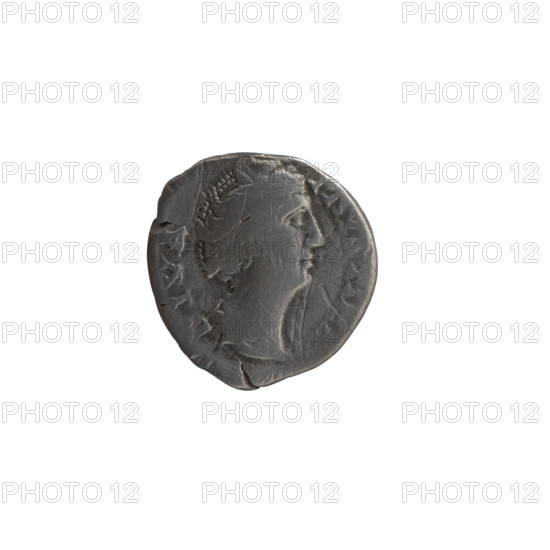 Denarius, Faustina the Elder (98–141; Roman empress 138–141) (posthumous), issuer: Antoninus Pius (86–161; Roman emperor 138–161). Obverse: Bust of Faustina I in drapery facing right, inscription DIVA · FAV · TINA all around. Reverse: Juno in a veil stands frontally, turns her head to the left, right hand raised holding a long scepter, inscription A E R · NITAS all around. After 141, Roman Empire (27 BC–476), Rome. Coin: silver; diameter 16.0 mm; weight 2.62 g; axis 180°.