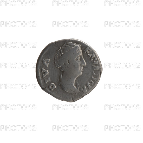 Denarius, posthumous bust of Faustina the Elder (98–141; Roman empress 138–141) facing right, inscription DIVA · FAVSTINA; reverse: Juno in a veil stands frontally, turns her head left, right hand raised, holding a long scepter in her left hand, inscription AETERNITAS; issuer: Antoninus Pius (86–161; Roman emperor 138–161); Roman deities; iconography of Faustina the Elder; after 141, Rome, Roman Empire (27 BC–476); coin; diameter 16.5–18.0 mm, weight 3.10 g, axis 0°.
