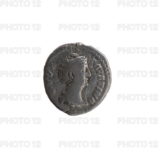 Denarius (with a detached ear), Faustina the Elder (98–141; Roman empress 138–141) (posthumously), Antoninus Pius (86–161; Roman emperor 138–161) (issuer). Bust of Faustina I in drapery facing right, inscription DIVA · FAVSTINA around; reverse: Aeternitas stands left, holds a Phoenix in her right hand, with her left hand raising the hem of the robe, legend AETERITA/ S (partial) around. After 141, Rome, Roman Empire (27 BC–476). Coin; diameter 16.5–17.5 mm; weight 2.80 g; axis 345°.