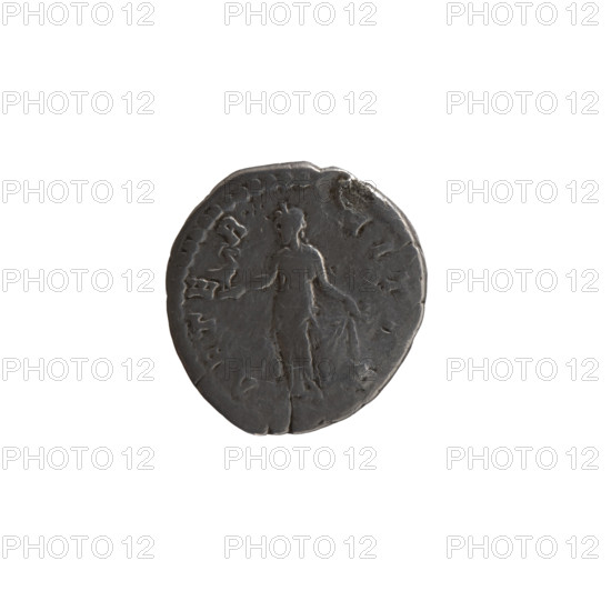 Denarius (with a detached ear), Faustina the Elder (98–141; Roman empress 138–141) (posthumously), Antoninus Pius (86–161; Roman emperor 138–161) (issuer). Obverse: Bust of Faustina I in drapery facing right, legend DIVA·FAVSTINA. Reverse: Aeternitas stands left, holds a phoenix in her right hand, with her left hand raises the hem of the robe, legend AETE·R·ITA. After 141, Rome, Roman Empire (27 BC–476). Coin; diameter 16.5–17.5 mm, weight 2.80 g, axis 345°.