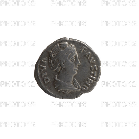 Denarius, posthumous issue for Faustina the Elder (98–141; Roman empress 138–141), struck under Antoninus Pius (86–161; Roman emperor 138–161) as issuer. Obverse: bust of Faustina I in drapery facing right, inscription DIVA • FAVSTINA. Reverse: peacock walking right, head turned left, inscription CONSEC • RATIO. After 141, Roman Empire (27 BC–476), Rome. Coin; diameters 17.5 mm and 19.0 mm, weight 3.20 g, axis 165°.