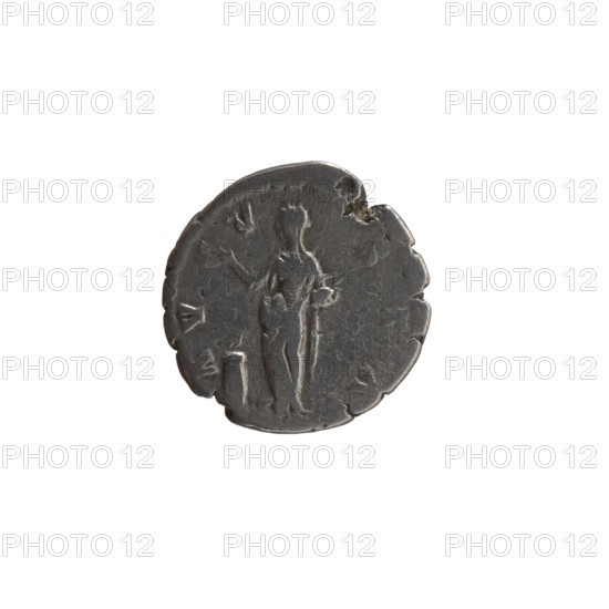 Denarius, posthumous issue for Faustina the Elder (98–141; Roman empress 138–141), struck under Antoninus Pius (86–161; Roman emperor 138–161), issuer Antoninus Pius. Obverse: Bust of Faustina I in drapery facing right, inscription VSTINA around. Reverse: Pietas personified stands left, holding an incense container in her left hand, her right raised above an altar, inscription A V VSTA around. After 141, Roman Empire (27 BC–476), Rome. Coin; diameter 17.0 mm; weight 3.20 g; axis 0°.
