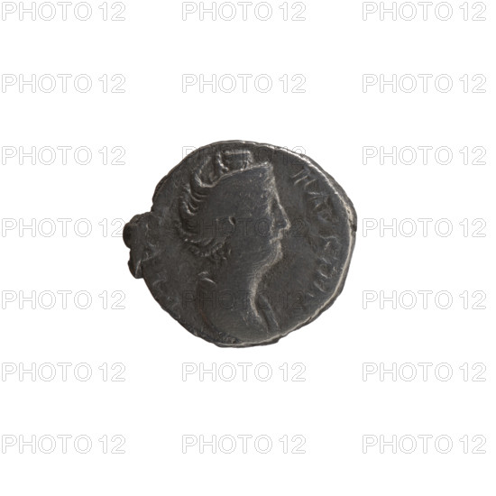 Denarius, Faustina the Elder (98–141; Roman empress 138–141) (posthumous), issuer Antoninus Pius (86–161; Roman emperor 138–161). Obverse: Bust of Faustina I in drapery facing right, inscription DIV - FAVSTIN around. Reverse: Pietas standing left, holding an incense container in his left hand, raising his right hand above an altar, inscription A VGV - STA around. After 141, Roman Empire (27 BC–476), Rome. Coin: diameter 16.5–17.5 mm, weight 3.17 g, axis 180°.