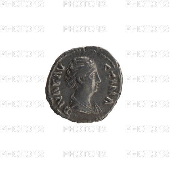 Denarius, posthumous issue for Faustina the Elder (98–141; Roman empress 138–141), struck under Antoninus Pius (86–161; Roman emperor 138–161) after 141 CE, Roman Empire, Rome. Obverse: Bust of Faustina I in drapery facing right, inscription DIVA FAVSTINA. Reverse: Providentia standing left, holding a globe in her outstretched right hand and a windblown veil, inscription AETERNITAS. Coin: silver denarius, diameter ~17–18 mm, weight 3.25 g, axis 180°.