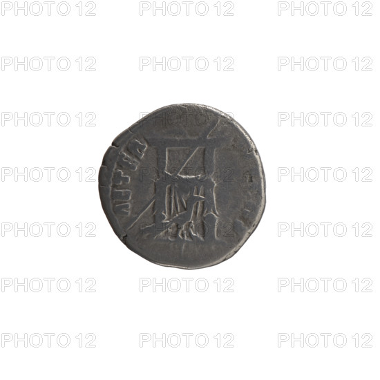 Denarius, posthumous issue for Faustina the Elder (98–141; Roman empress 138–141), struck under Antoninus Pius (86–161; Roman emperor 138–161), issuer Antoninus Pius (86–161). Obverse: Bust of Faustina I in drapery and veil facing right, inscription DIVA FAVSTINA. Reverse: Throne covered with drapery, a scepter leans on its left, a peacock with folded tail walks beneath it, inscription AETERNITAS. After 141. Roman Empire (27 BC–476), Rome. Coin (silver): diameter 16.5–17.0 mm, weight 3.55 g, axis 180°.