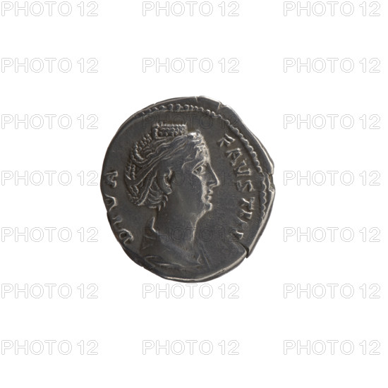 Denarius, posthumous issue of Faustina the Elder (98–141; Roman empress 138–141); issuer: Antoninus Pius (86–161; Roman emperor 138–161). Obverse: Bust of Faustina I in drapery facing right, inscribed DIVA · FAVSTIN. Reverse: Vesta standing left, holding a ladle (simpulum) in her right hand and a statuette of Athena (palladium) in her left, inscribed A · VGV · STA circumferential. After 141 CE, Roman Empire (27 BCE–476 CE), Rome. Coin: diameter 17.0–18.5 mm, weight 3.30 g, axis 15°. Iconography: Faustina I; Vesta; palladium (attribute); ladles (simpulum).