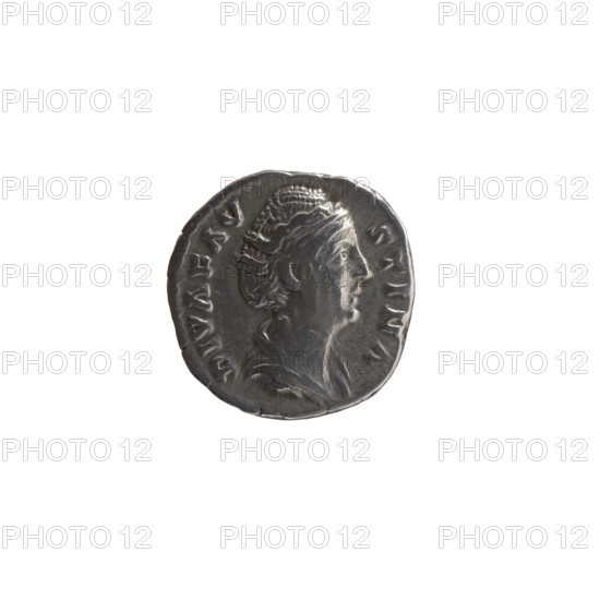 Denarius, posthumous issue for Faustina the Elder (98–141; Roman empress 138–141). Obverse: Bust of Faustina I draped, facing right, inscription DIVA FAVSTINA. Reverse: Vesta standing left, holding a statuette of Athena (palladium) in her left hand and a patera in her right above an altar; inscription A VGV S A around. Issuer: Antoninus Pius (86–161; Roman emperor 138–161). Subject: Roman deities (Vesta), iconography of Faustina the Elder, attributes palladium, patera, altars. Date: after 141, Rome, Roman Empire (27 BC–476). Coin type: denarius; diameter ~16–17 mm, weight ~3.30 g, axis 180°.