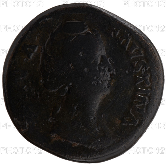 Sestertius, posthumous issue of Faustina the Elder (98–141; Roman empress 138–141), during reign of Antoninus Pius (86–161; Roman emperor 138–161). Obverse: Bust of Faustina I in drapery facing right, inscription VA - FAVSTINA. Reverse: Aeternitas (personification) standing left, holding in her outstretched right hand a globe with Phoenix, left hand raising the hem of her robe, inscription AETE, AS all around, IN SC. Circa after 141, Rome, Roman Empire (27 BC–476). Coin; diameter 31.0–32.5 mm, weight 28.10 g, axis 135°. Iconography: personifications, Phoenix (mythology), globe (attribute).