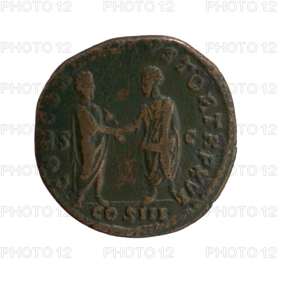 Dupondius; issuer: Marcus Aurelius (121–180, Roman emperor 161–180). Obverse: Head of Marcus Aurelius with radiant crown facing right, inscription 'MP CAES M AVREL ANTONINVS AVG PM' (circumferential). Reverse: Marcus Aurelius and Lucius Verus (Roman emperor; 130–169) stand opposite each other and shake hands; Marcus Aurelius holds a scroll, inscription 'CONCORD AVGVSTOR TR P XVI' (circumferential); legend 'OS I' and 'in SC fields' in the scene. Date: 161–162. Culture/place: Roman Empire, Rome. Object type/material: coin (dupondius). Diameter: 25.0–25.5 mm. Weight: 11.25 g. Axis: 180°.